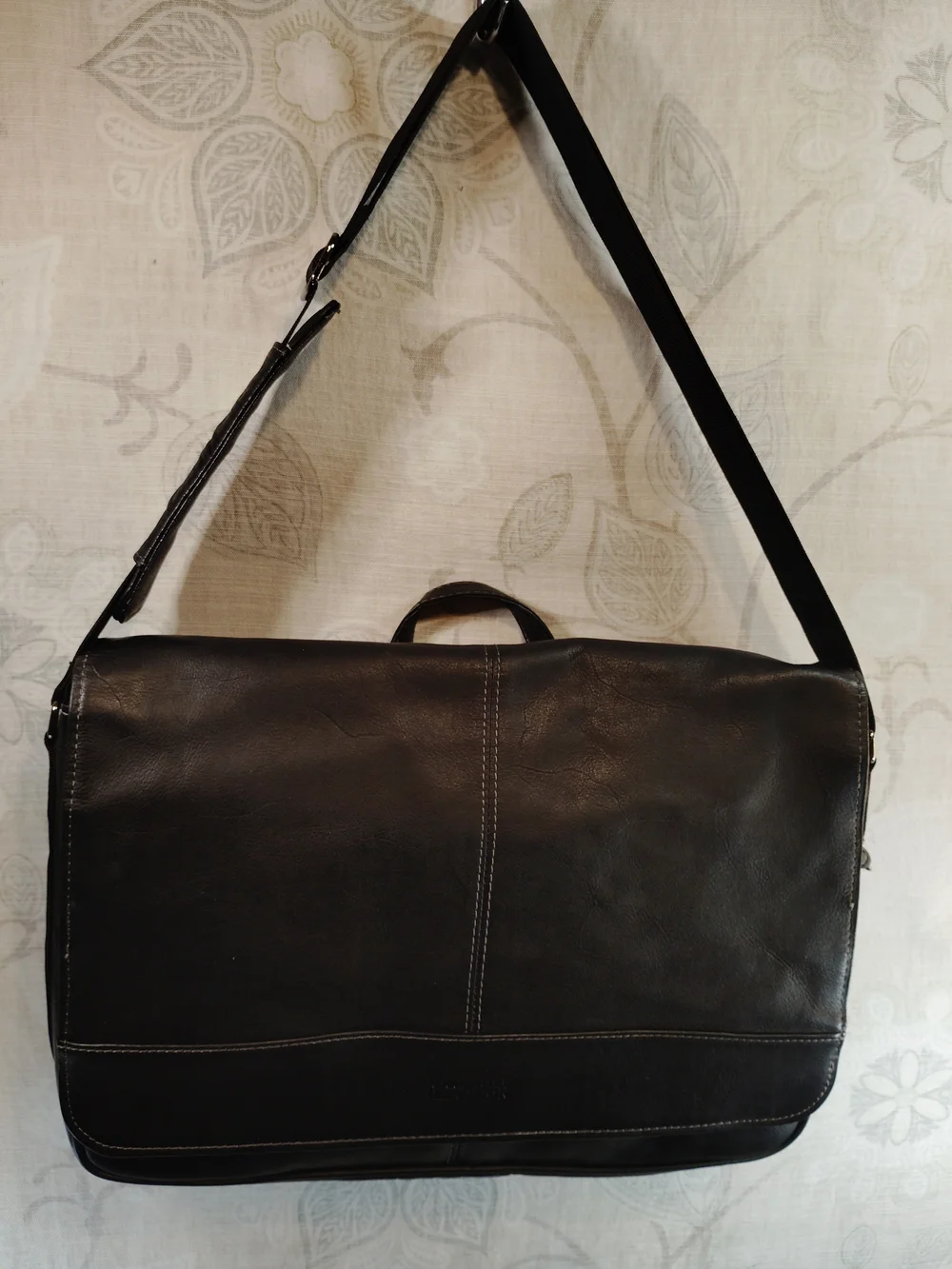 Kenneth Cole Reaction Black Leather Laptop, Messenger, Crossbody Bag